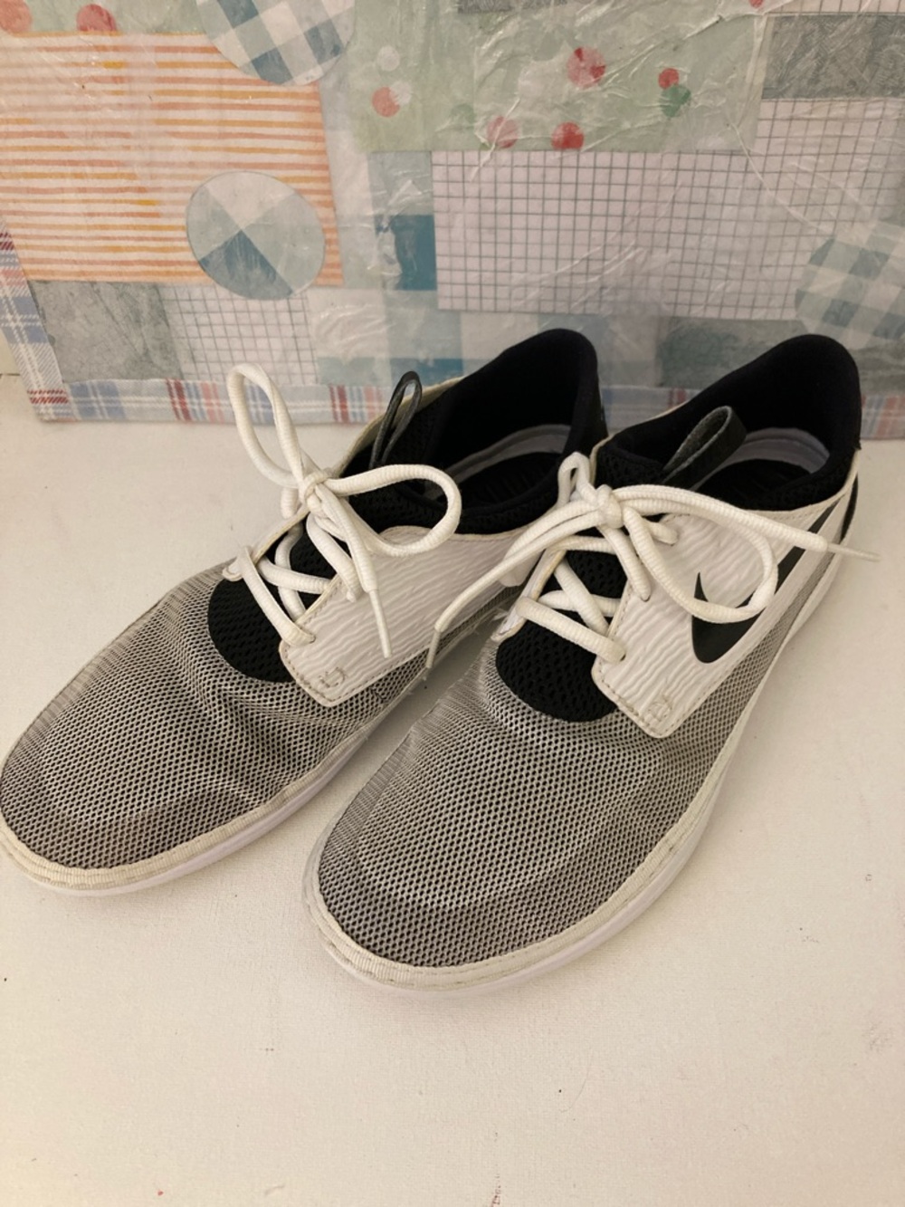Nike Men's Solarsoft moccasin Black and White Mesh low top size 9